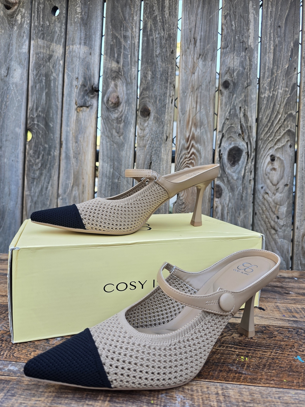 Cozy Island Mesh Two-Tone Beige Black Knit Pointed Mule Heels Size 7.5